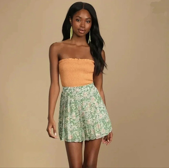 Lulu's "Count the Petals" Green Floral Print Pleated Mini Skirt - Picture 1 of 6